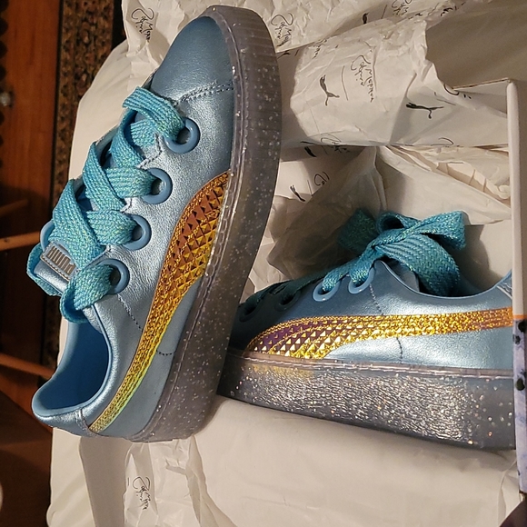 Puma Shoes, size 8.5 - Picture 1 of 4